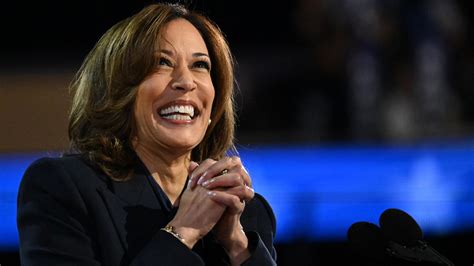 Harris gives Americans the chance to make history .